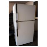 Kenmore Refrigerator/ Freezer, Model 363.9711511, With Automatic Ice Maker, 66.5" x 31.5" x 31"