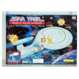 Playmates 1995 Star Trek Space Talk Series USS Enterprise NCC-1701-D, Collectors Edition #016621, St