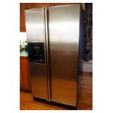 Kitchen Aide Superba French Door Refrigerator/Freezer Model KSRB25FHSS02 Water/Ice In Door, Bidder R