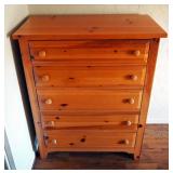Broyhill Solid Wood Five Drawer Chest Of Drawers 51in x 40in x 19in Matches Lots 409 And 411