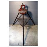 Ridgid Number 40 Tristand Clamp Vise And Stand, 44" x 50" x 50"