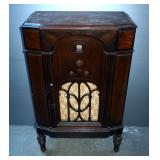 Philco Super Heterodyne Model 90, Powers On, 38" x 23" x 12"