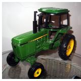 Ertl Diecast John Deere Model Tractor, 1/24 Scale 55