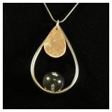 Short Chain Fashion Necklace With Raindrop Pendant