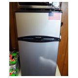 Fridgid Air 2 Door Mini Refrigerator/ Freezer, Plugged In And Powered On, 33.5" x 19" x 20"