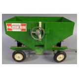 Ertl Diecast John Deere 1:16 Scale 1947 Model G Tractor #45199 And Gravity Feed Wagon