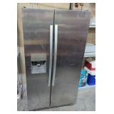 Whirlpool Side By Side Refrigerator/Freezer Model WRS325FDAM04, With Ice Maker / Water Dispenser, 69