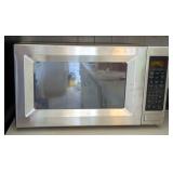 General Electric Co Microwave, Model JE1860SB, Powers On