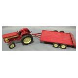 Ertl International Harvester 404 Die Cast Tractor And Trailer