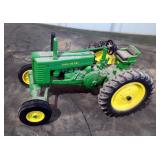 Vintage Allis Chalmers Die Cast 1/16 Scale Collectors Edition D10 Tractor, Ertl Die Cast Massey-Harr