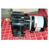 Dayton AC Gearmotor, Model 3M330B, 115V, 70 RPM