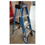 Werner 4 Foot Fiberglass Stepladder, Model FS104