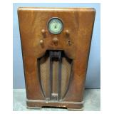 1936 Grunow All Wave Superheterodyne Receiver Model 761, In Original Wood Case, 39" x 23" x 11"