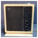Sony AM FM Transistor Radio, Model 8F-11W, Powers On