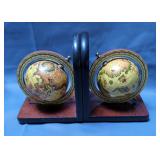 Office Decor Including Globes, Bookends, And Piggy Bank, Total Qty 5