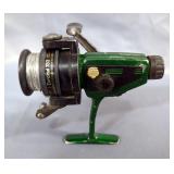 Cardinal 753 Fishing Reel, With 7 Replacement Heads (6 With Line), And Nike NFL Gloves