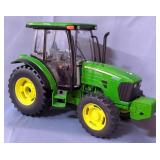 Prestige John Deere Tractor, Model 5105M, 1:16 Scale