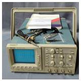 Tektronix Four-Channel Oscilloscope TAS 475, With Instructions, Powers On, And Passive Probes With I