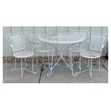 Metal Patio Set With Table And 4 Matching Chairs, Table Is 29" High x 36" Diameter