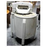 Vintage Amana Home Laundry Wringer Washer, Old Time Pump Washer, Model TWA202