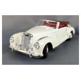 Maisto Mercedes 1955 190 SL Convertible 1:18 Scale Diecast Car 