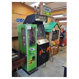Arcade, Pinball And Toy Vending Machines, Total Qty 17 