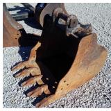 Caterpillar Bucket Attachment, 22"