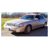 2010 Lincoln Town Car, VIN 2LNBL8CV9AX613240, Mileage Showing On Odometer 116,487