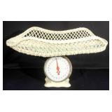 Vintage Wicker Baby Scale (Great Photo Prop) Up to 25lbs, Baby Bath