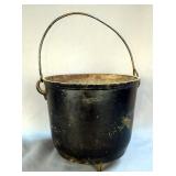 Cast Iron Pot With 3 Legs, 9