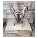 Model T Tire Spreader Model T Tire Spreader