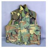 US Military Camo Body Armor Vest, Size Medium  US Military Camo Body Armor Vest, Size Medium