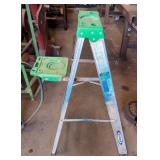 Werner 4ft Step Ladder with Paint Tray, Model 354 Werner 4ft Step Ladder with Paint Tray, Model 354
