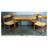 Sun Furniture Extendable Dining Table With Four Woven Chairs Sun Furniture Extendable Dining Table With Four Woven Chairs