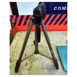 Vanguard VT-100 Tripod with Smart Weigh 440lb Scale  Vanguard VT-100 Tripod with Smart Weigh 440lb Scale