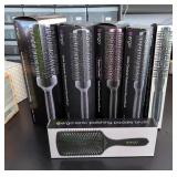 Ergo Ionic Ceramic Round Brush & Polishing Paddle Brush - Styling Tools Bundle  Ergo Ionic Ceramic Round Brush & Polishing Paddle Brush - Styling Tools Bundle