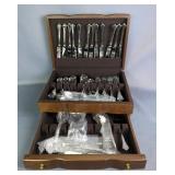 Oneida Deluxe Silverware Set in Wooden Case Oneida Deluxe Silverware Set in Wooden Case