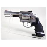 Smith & Wesson 686-3 S&W .357 Mag 6-Shot Revolver SN# BFL1160, Speed Loader In Nylon Case, In Holste