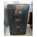 Wardrobe Trunk with Drawers and Hangers 