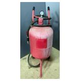 Portable Abrasive Blaster With Pressure Gauge