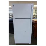 GE Refrigerator/Freezer, Model GTS17DTNNRWW, 64" x 28" x 31.5", Powers On 