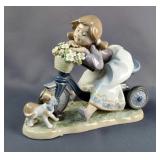 Lladro Porcelain "In No Hurry" #5679 6" Tall Figure