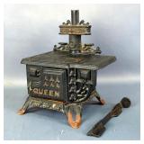 Vintage Cast Iron Queen Miniature Stove, Approx 6" x 5" x 4"