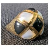 14K Gold Mother Of Pearl And Onyx Dome Ring, Sz 7