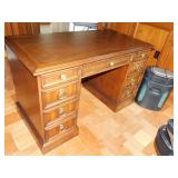 KNEE HOLE DESK
