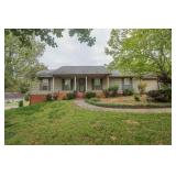 3BR 3BA HOME on a LARGE LOT in a SUBD. NEAR SCHOOLS