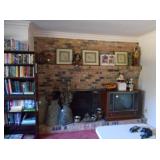 Large vases, console TV