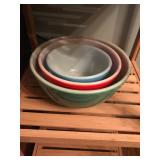 Pyrex bowls