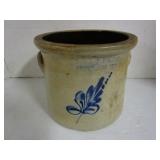 Bennington,Vermont Crock w/Leaf