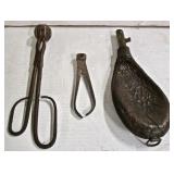 Bullet Molds & Powder Horn